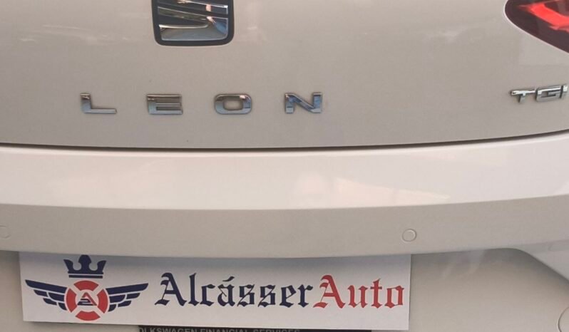 
SEAT León 1.5 TGI 130CV • GNC • 2019 full									