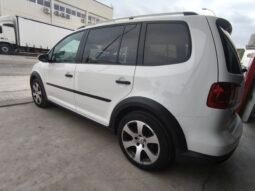 
Volkswagen Touran Cross 2.0 TDI DSG – Muy Cuidado full									